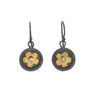 Hammered-edge Round Dangle Earrings with Gold Flower and Topaz
