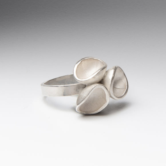 Fairy Cup Cluster ring  on Narrow band