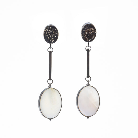 Mugen Hollow Drop Post Earrings