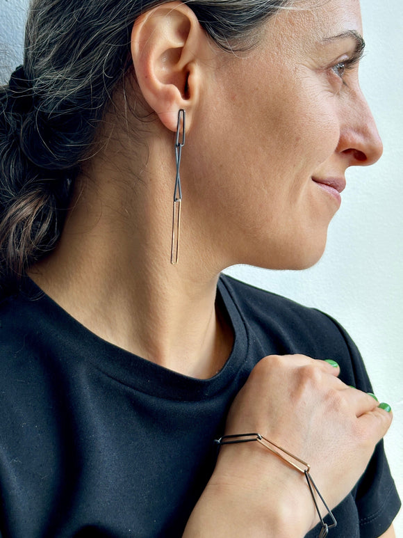 Twist Triple Long Post Earrings Black x Gold