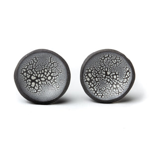 Black and White Crackle Posts