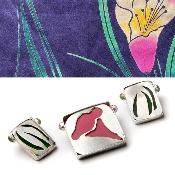 Claire Ramsey - A Suite of Three Fantasized Flower Pins yukata jewelry show silver, vintage plastic